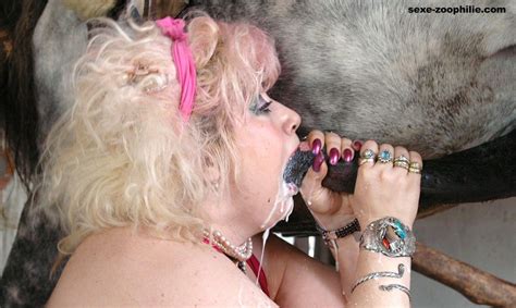 Milf Sucks Horse 21166 | horse, 1 MILF Ready for cumshot.the