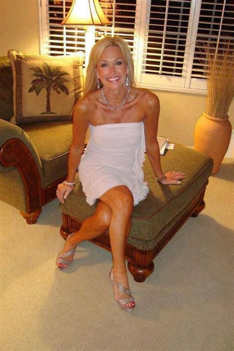 Hot Mom http://just4funzies.com/ | Cougar, Milf , Mature ...
