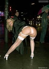 milf flashing pics â€“ Google Search Ass Flash Pics, Public ...