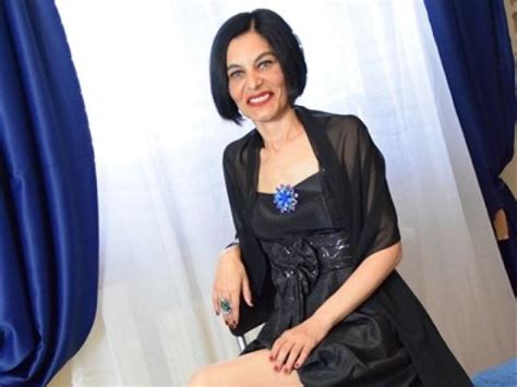 Live porn of BestBangMilf69, a European shaved pubis sexy ...