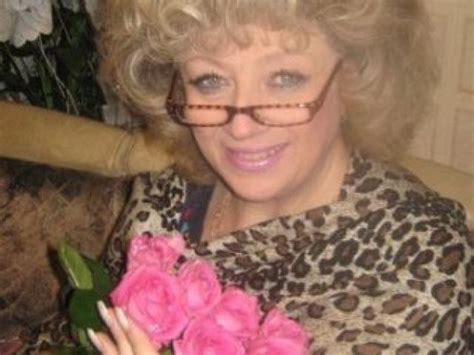 RoyalTits - Females 35-49 - 60 years old