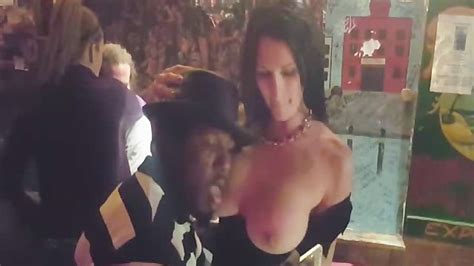 Real Hotwife Milf Public Bar Flashing Strangers, Sucking ...